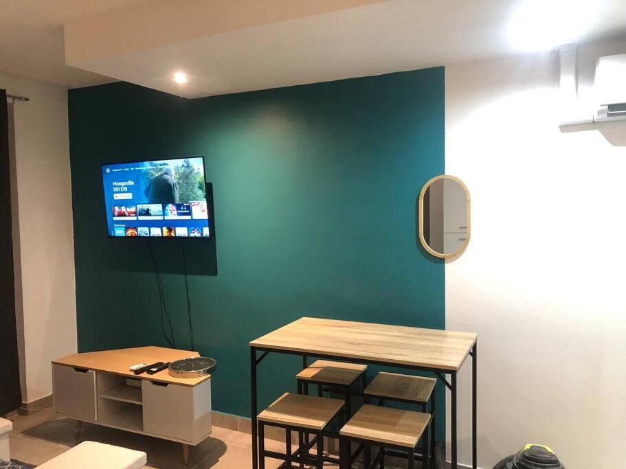 Studio Confortable Avec Balcon Villeneuve-sur-Lot Exterior photo