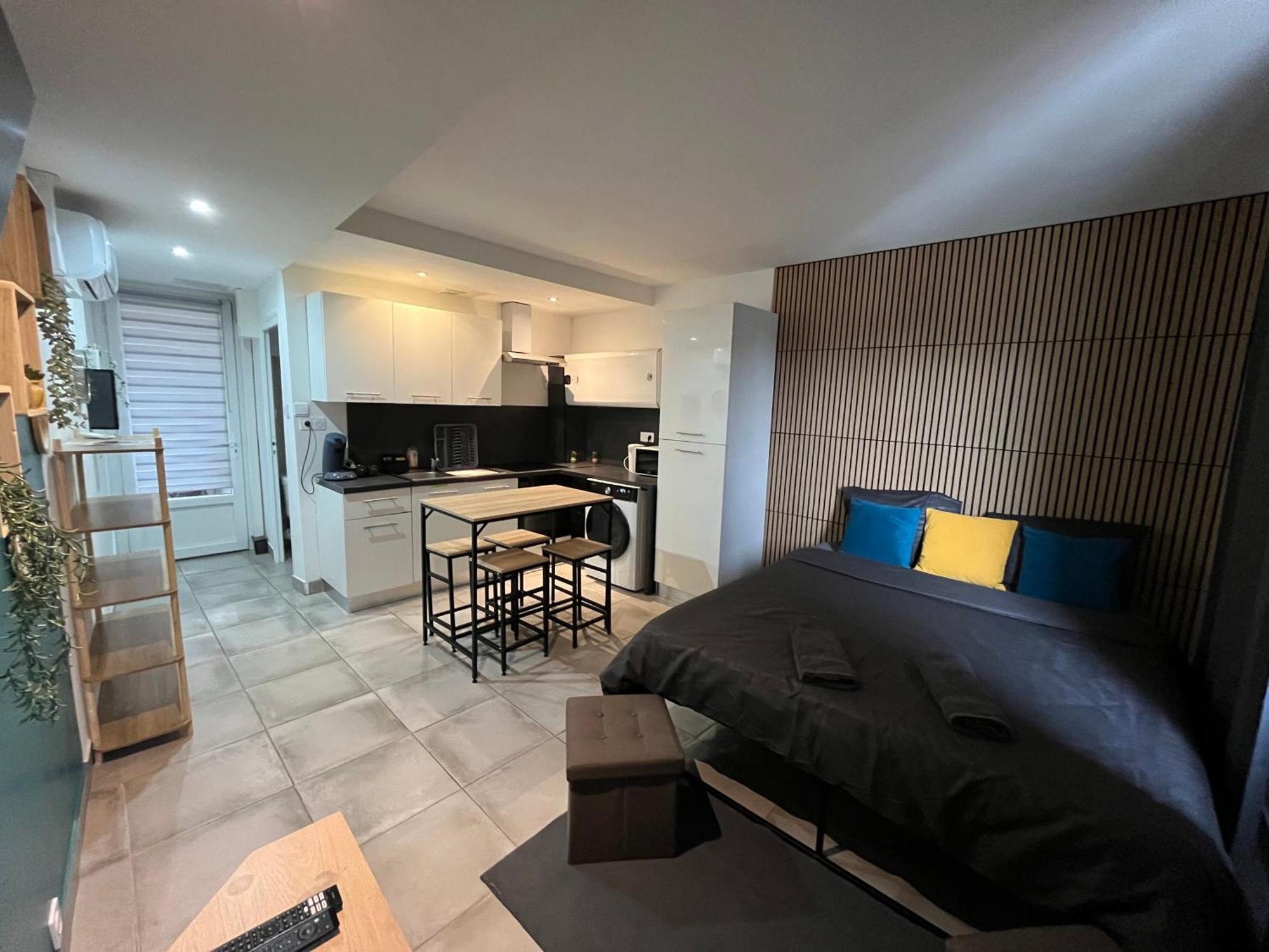 Studio Confortable Avec Balcon Villeneuve-sur-Lot Exterior photo